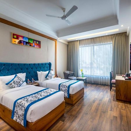 Lords Inn Chandigarh Zirakpur Εξωτερικό φωτογραφία